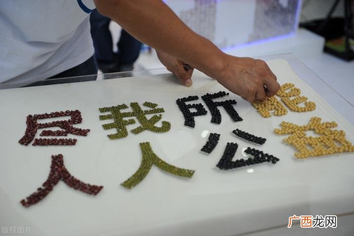 约会中不冷场的聊天话题 初次约会聊怎么不冷场