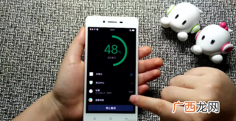 不拿对方手机能查微信聊天记录吗，如何跟踪对方的微信聊天记录？