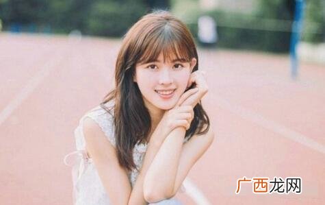 女生暗示喜欢你的表现，看懂暗示促进关系