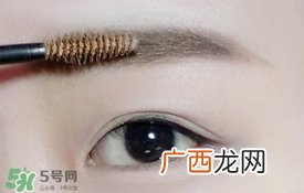 粉色桃花妆画法步骤 桃花妆画法步骤