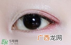 粉色桃花妆画法步骤 桃花妆画法步骤