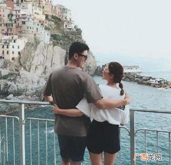 爱情词语最感人四字，关于爱情感人的说说句子