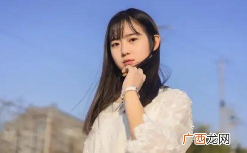 女朋友介意我的过去怎么办？她发现我和前女友的点滴