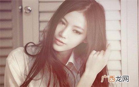 女生吃醋了怎么哄？3招哄好她