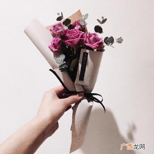 爱情的朋友圈说说，朋友圈关于爱情的话
