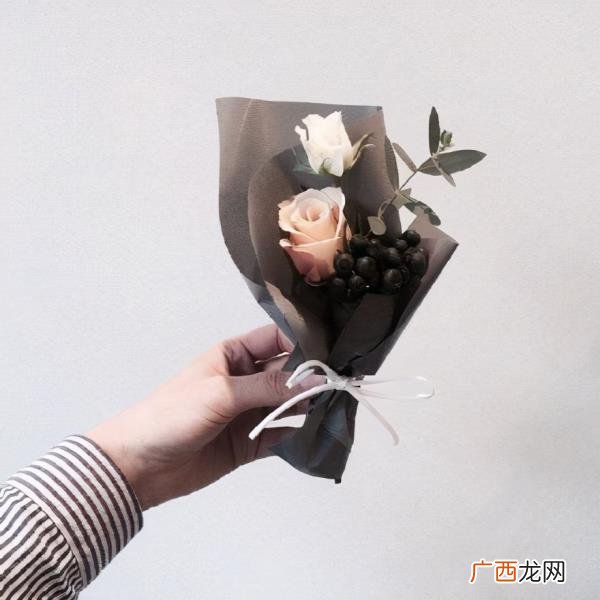 爱情的朋友圈说说，朋友圈关于爱情的话