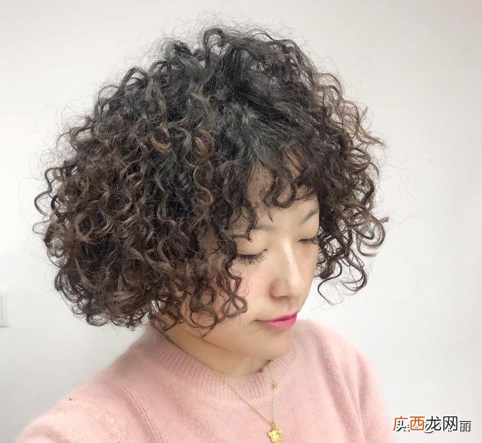 羊毛卷发型，满头烫螺丝烫羊毛卷你喜欢的发型全都在这里