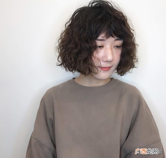 羊毛卷发型，满头烫螺丝烫羊毛卷你喜欢的发型全都在这里