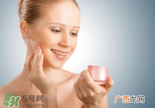精华乳是乳液吗？精华乳和乳液的区别