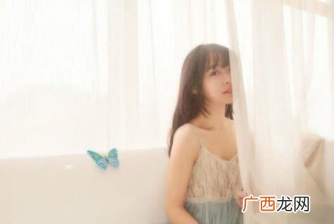 怎么判断一个女人爱你还是只想和你玩玩?