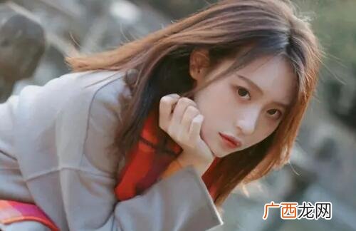 女生看到喜欢的男生的反应，喜欢是藏不住的