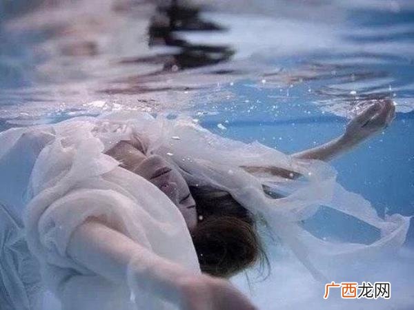 给喜欢的女生发晚安的句子,给喜欢的人留言的晚安话