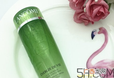 兰蔻绿水和粉水哪个好？兰蔻绿水和粉水区别