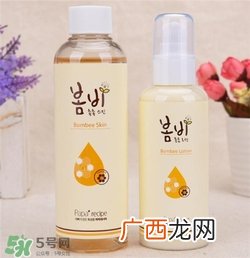 ahc水乳和春雨水乳哪个好？ahc和春雨水乳哪个好用？