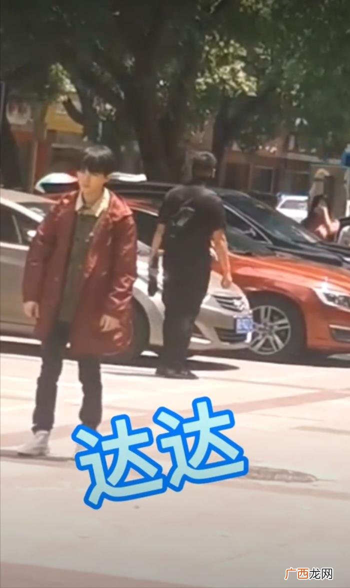 王俊凯娱乐，王俊凯私下的娱乐方式竟然是斗地主