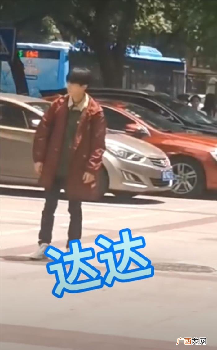 王俊凯娱乐，王俊凯私下的娱乐方式竟然是斗地主