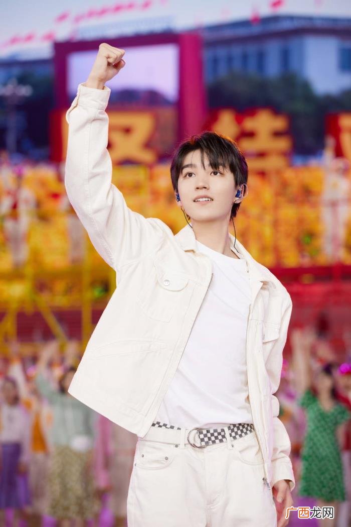 王俊凯娱乐，王俊凯私下的娱乐方式竟然是斗地主