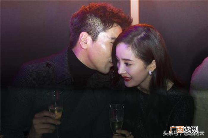 杨幂赵又廷，杨幂赵又廷同框眼神对视超甜遭调侃