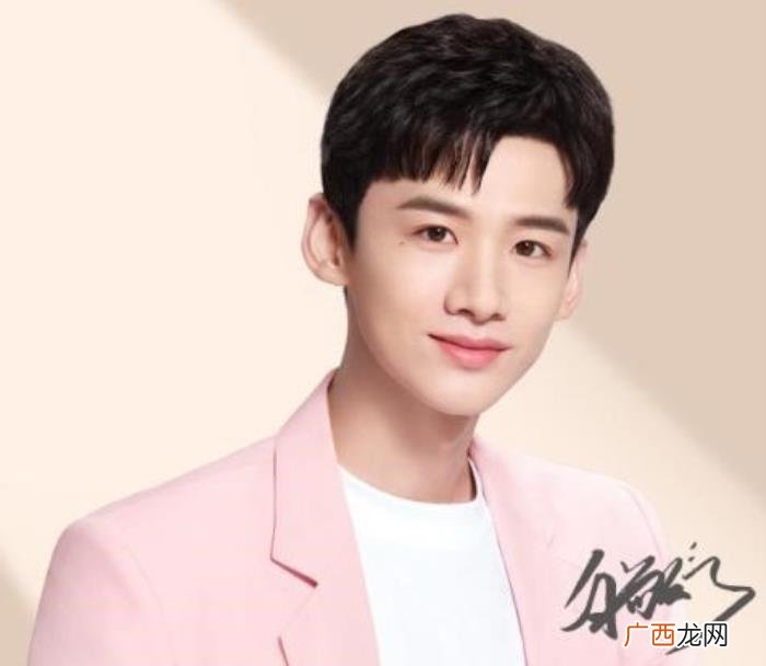 杨洋白敬亭，杨洋白敬亭黄晓明等众星为冠军锦上添花