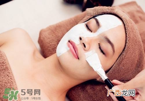 卸妆水和卸妆油的区别？卸妆水和卸妆油有什么不一样？