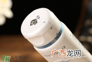 兰蔻洗面奶粉色和蓝色哪个好？兰蔻洗面奶粉色蓝色区别