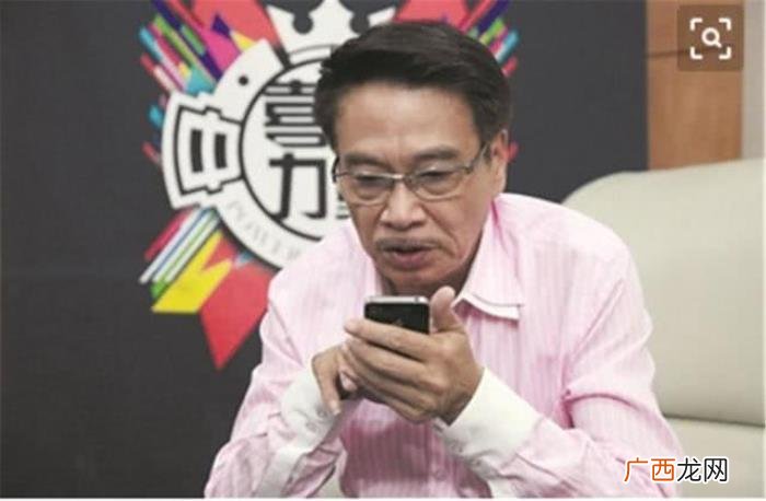 吴孟达鲁豫，吴孟达接受鲁豫访谈是手机突然响了