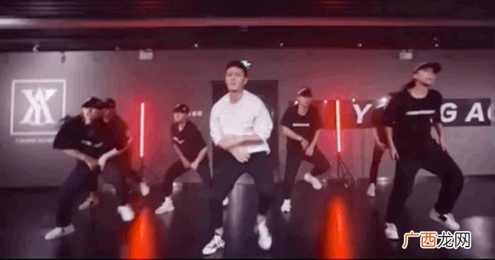 任嘉伦爆红，结婚生子为什么没能阻止任嘉伦爆红
