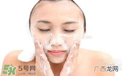 毛孔堵塞用什么洗面奶？毛孔堵塞用洗面奶注意事项