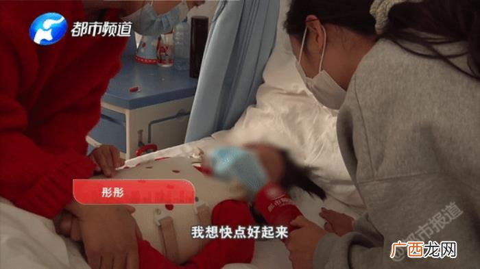 刘浩存舞蹈，谋女郎刘浩存父母开办舞蹈学校致女童受伤