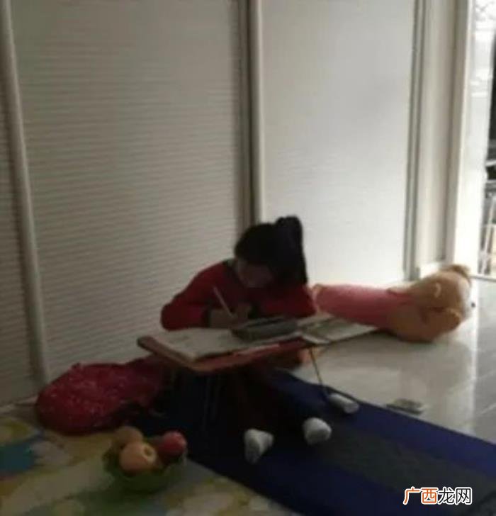 刘浩存舞蹈，谋女郎刘浩存父母开办舞蹈学校致女童受伤