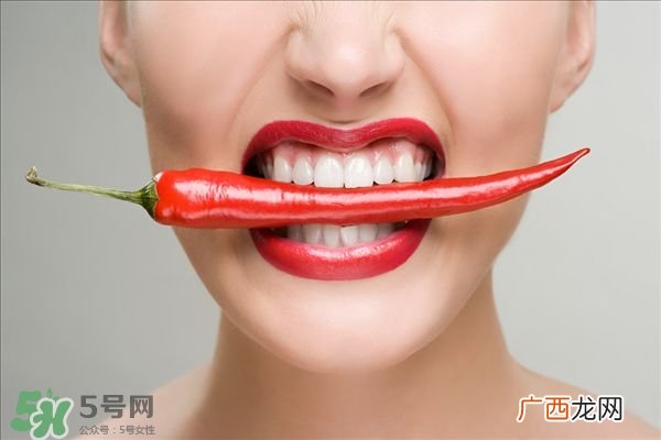 牙齿黄了怎么变白 牙齿黄怎么办