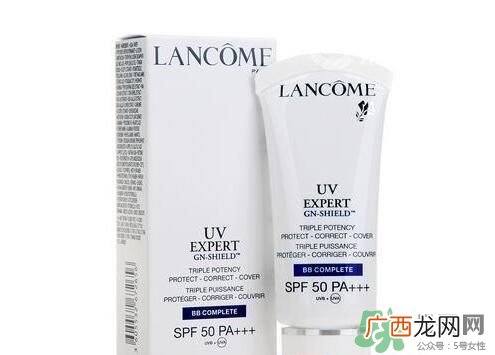 兰蔻和迪奥粉底液哪个好？兰蔻和迪奥粉底液对比