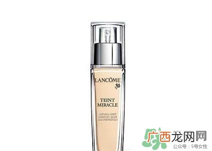 兰蔻和迪奥粉底液哪个好？兰蔻和迪奥粉底液对比