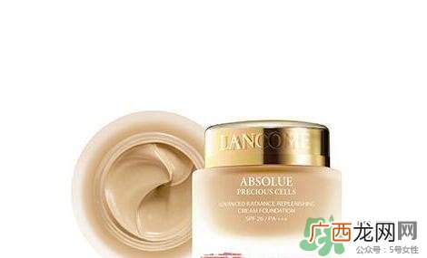 兰蔻和迪奥粉底液哪个好？兰蔻和迪奥粉底液对比
