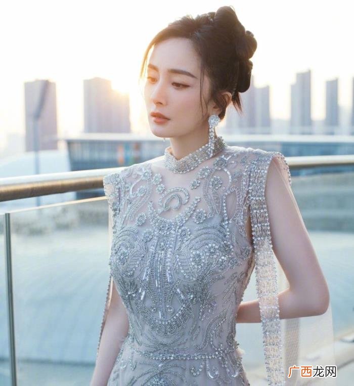 杨幂说杜淳，杨幂看杜淳脱衣服跳舞的表情太真实了
