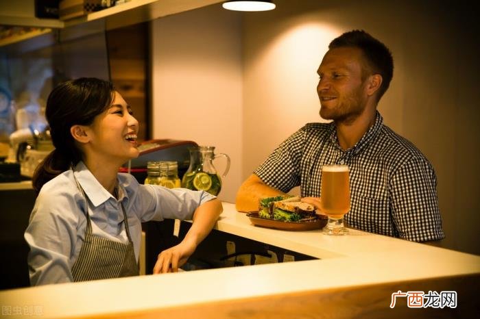 如何和刚认识的女孩在微信上聊天 如何和妹子日常聊天