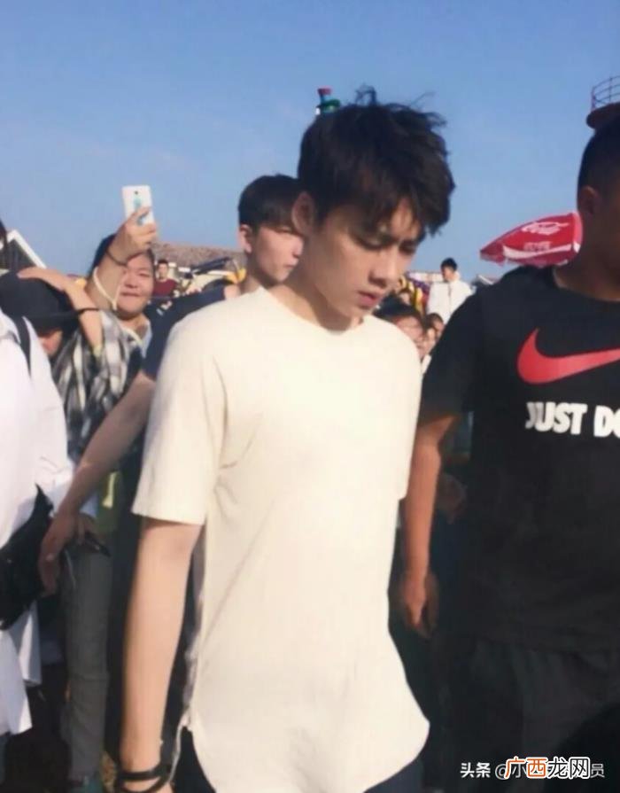 李易峰干净，李易峰身上有着同龄人少有的干净清爽气息