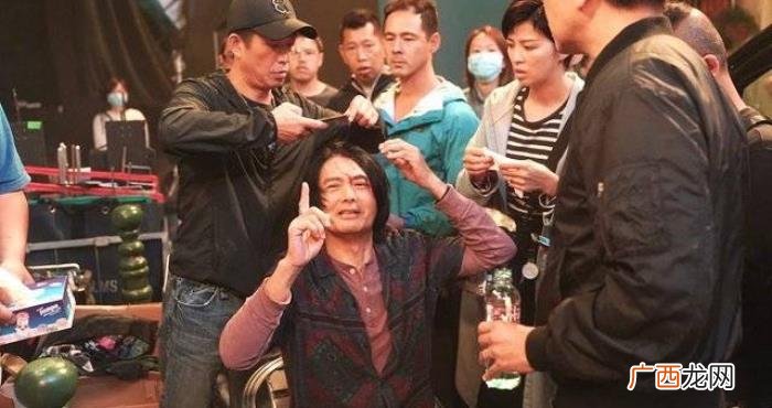 刘德华现身，57岁刘德华现身颁奖典礼身形消瘦