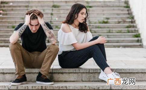 女朋友说她不想说话心理？她可能是回避依恋型性格
