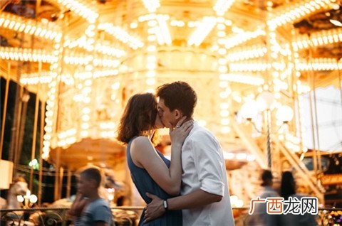 情侣款的东西都有哪些？情侣款礼物推荐