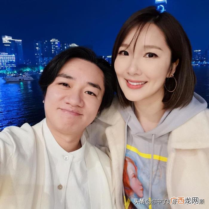 李亚男身高，王祖蓝李亚男与165cm栏杆合照自曝最萌身高差
