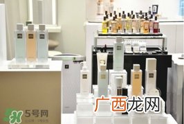 the ginza化妆水粉色和蓝色哪个好？the ginza化妆水粉色蓝色区别