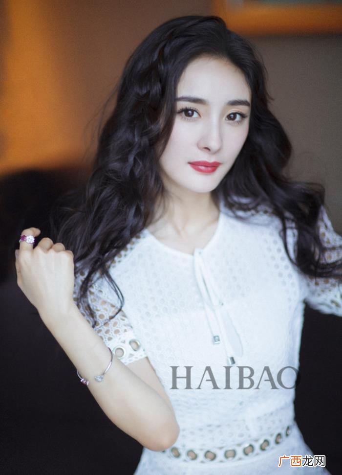 杨幂于朦胧，杨幂、于朦胧、盛一伦佩戴珠...