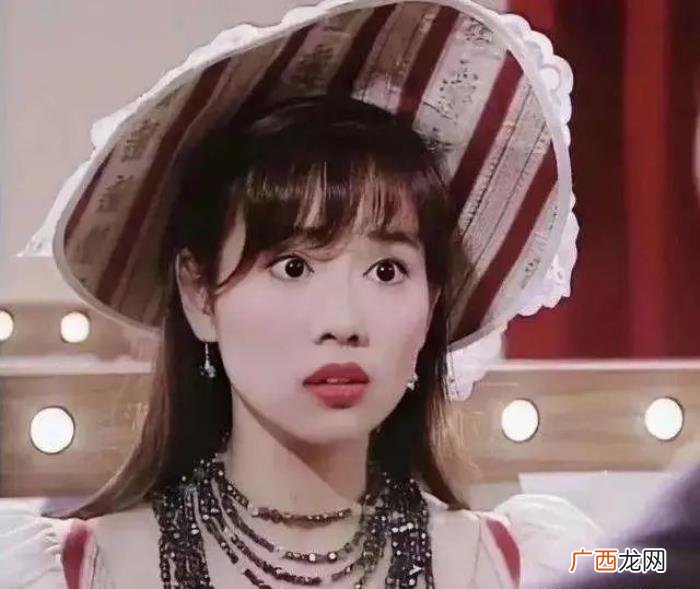 陈松伶老公，49岁陈松伶与老公秀恩爱被嘲颜值变化大