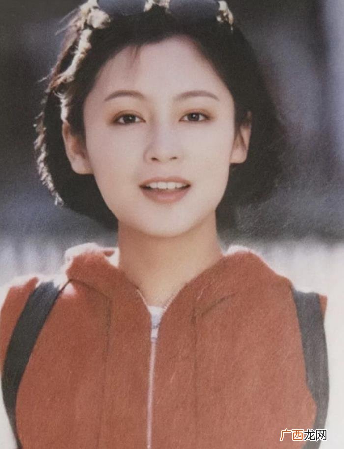 陈飞宇旧照，陈飞宇零点晒妈妈年轻旧照为其庆生