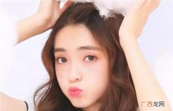 怎么追刚失恋的女生 女生失恋了怎么办
