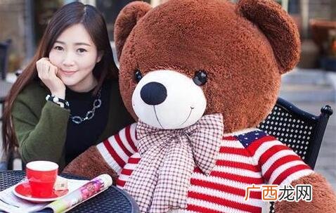 女朋友生日送什么礼物好？能代表你的心意