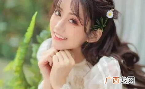 女生的眼神能证明喜欢你吗？从不同方面去判断
