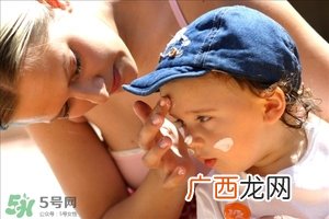 防晒霜可以涂在眼睛周围吗?防晒霜能涂眼部吗?