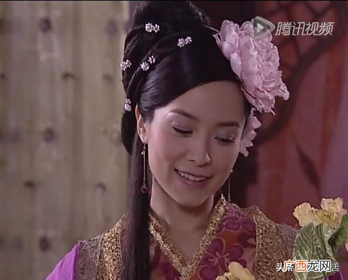 郭羡妮颜值，郭羡妮告诉你什么叫靠颜值撑起的造型